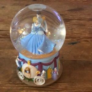 Cinderella snow globe